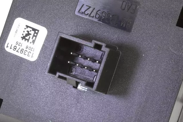 Jet Black Folding Top Switch - GM (13397611)