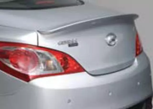U83402M000NAA - Exterior: Rear Spoiler - Karussell White for Hyundai: Genesis Coupe Image
