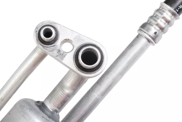 A/C Refrigerant Discharge Hose - GM (85005316)