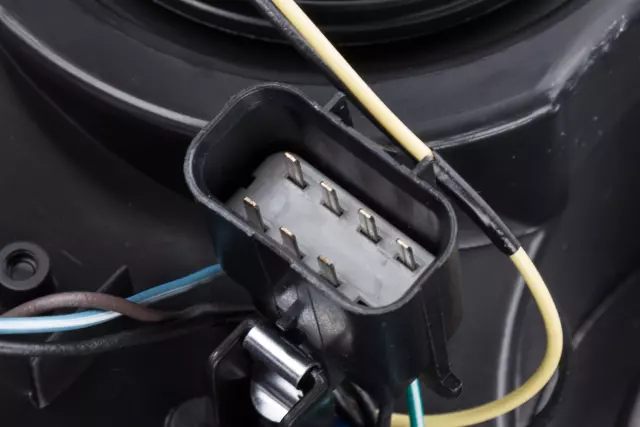 Driver Side Headlamp - GM (22853025)