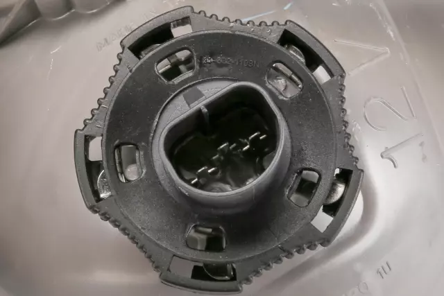 Driver Side Headlamp - GM (16530509)