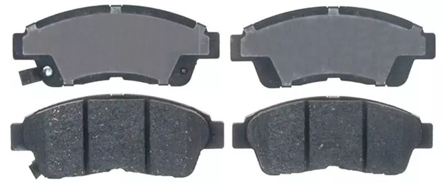 17D562C - Brake: Front Brake Pad Set for Toyota: Camry, Celica, Corolla, RAV4 Image