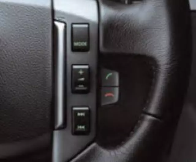 LR027985 - : Bluetooth Cell Phone Integration Kit, Module for Land-Rover Image