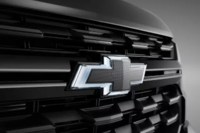 85147889 - Exterior: Front Illuminated Bow-Tie Emblem - Black for Chevrolet: Colorado Image