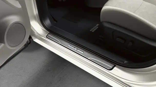 Kick Plates, Illuminated - Nissan (T99G6-6MA01)
