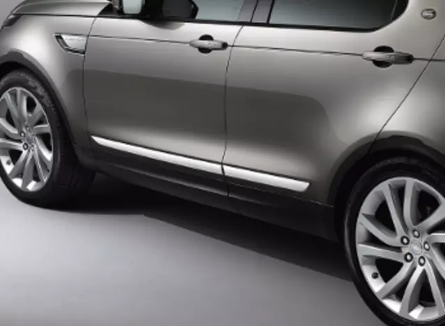 VPLRP0286 - Exterior: Body Side Moldings - Bright Finish for Land Rover: Discovery Image