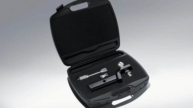 VPLEY0116 - : Towing Hitch - Air Suspension for Land Rover: Defender 110, Defender 130, Defender 90 Image