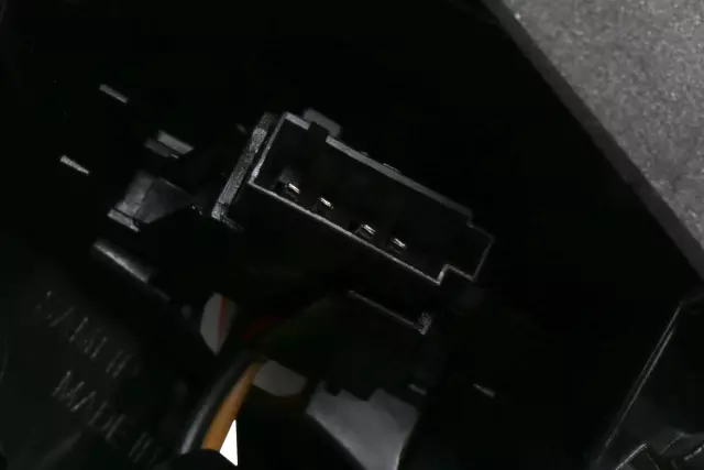 Rear Passenger Side Combination Lamp - GM (39121494)