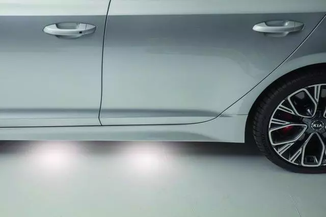 J5F67AU003 - Exterior: Puddle Light Kit for Kia: Stinger Image