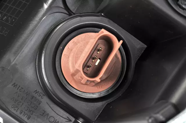 Driver Side Headlamp Assembly - GM (23398037)