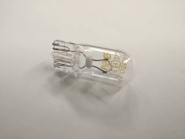 Bulb - Toyota (90084-98043)