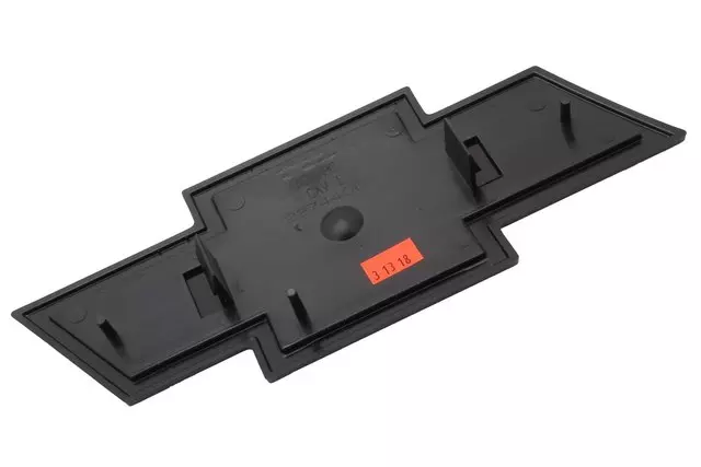 Front Grille Bowtie Logo - GM (22744069)