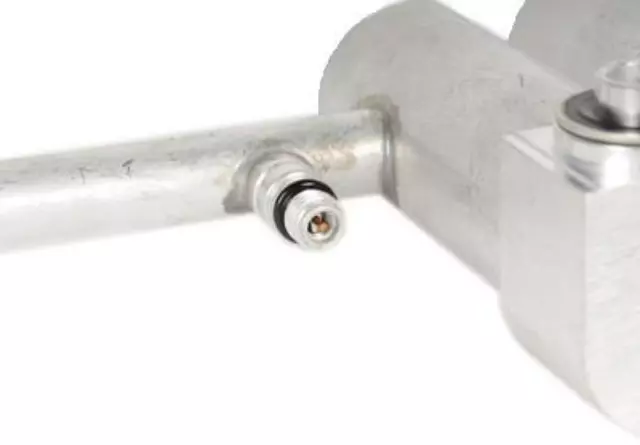 Part# 19209173 Air Conditioning Compressor and Condenser Hose Assembly - GM (19209173)