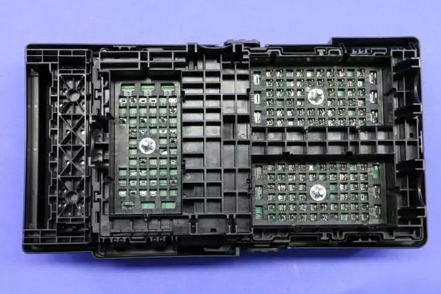 Intelligent Power Power Distribution Center, US, Canada, Mexico - Mopar (68292018AE)