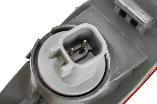 Part# 96830943 Rear Driver Side Marker Lamp - GM (96830943)