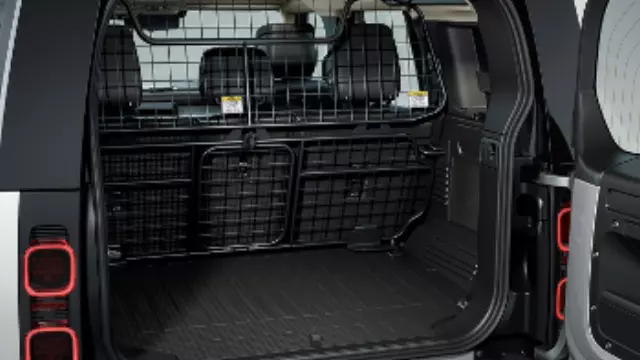 Loadspace Partition - Full Height - 130 - Land-Rover (VPLES0650)