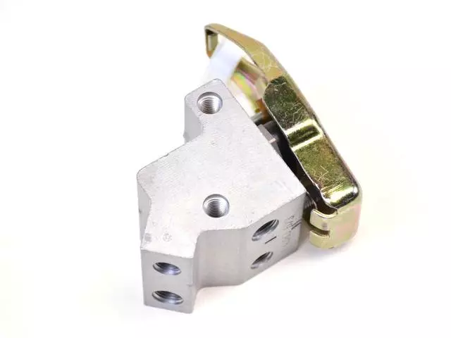 Valve - Mopar (04383673)