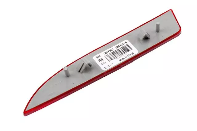 Passenger Side Rear Bumper Fascia Reflector - GM (22870716)