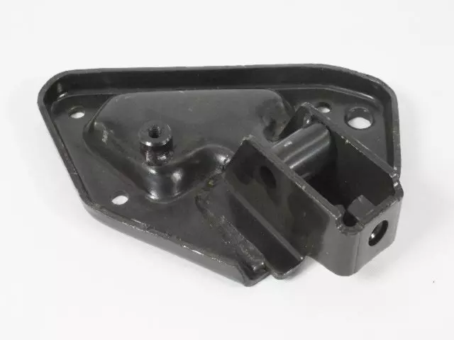 4612412 - Engine: Mount Bracket for Chrysler: Grand Voyager, Town &amp; Country, Voyager | Dodge: Caravan, Grand Caravan Image