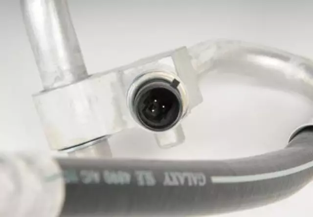 Air Conditioning Compressor and Condenser Hose Assembly - GM (22706800)