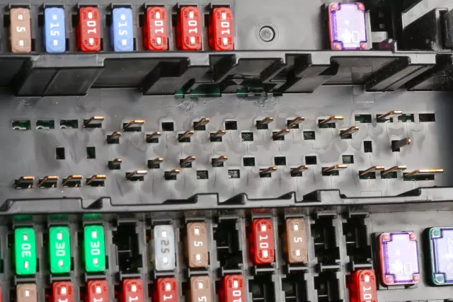 84044728 - : Body Wiring Harness Junction Block for Chevrolet: Camaro Image