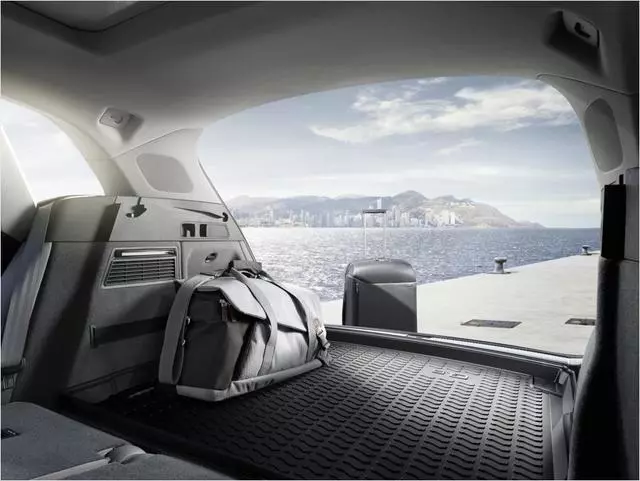 80A061182 - Interior: Cargo Mat for Audi Image