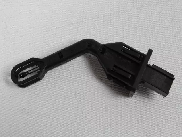 5103937AB - Air Conditioning &amp; Heater: Temperature Sensor for Dodge: Sprinter 2500, Sprinter 3500 Image