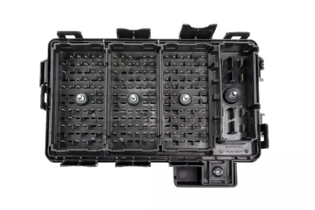 Engine Wiring Harness Junction Block - GM (22739140)