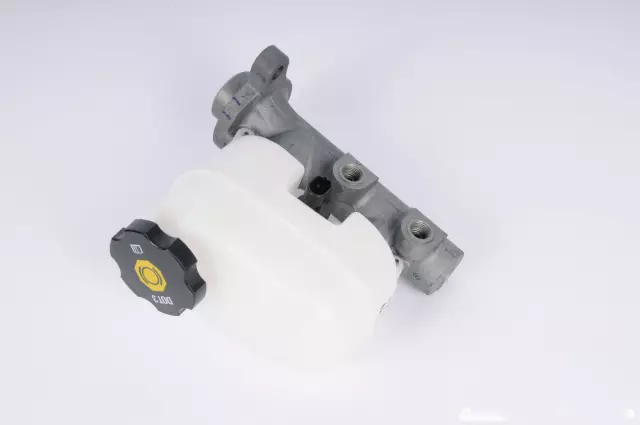 15142479 - Body: Master Cylinder for Buick: Rainier | Chevrolet: Trailblazer, Trailblazer EXT | GMC: Envoy, Envoy XL Image