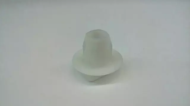 909130130 - Body: Scoop Clip for Subaru: Forester, Impreza, Legacy, Outback, WRX Image