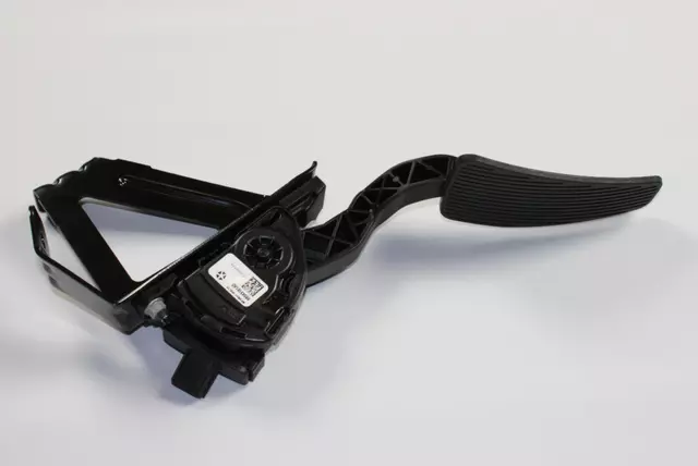 Accelerator Pedal - Mopar (68043161AD)