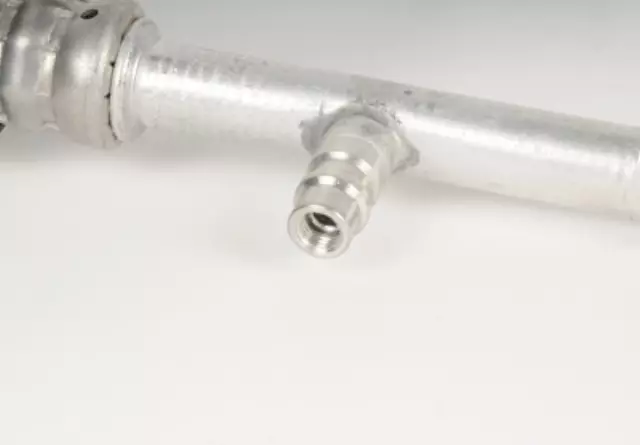 Air Conditioning Compressor and Condenser Hose Assembly - GM (15250411)