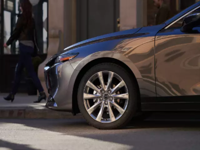 18in Alloy Wheels - Polished - Mazda (B0N6-V3-810)