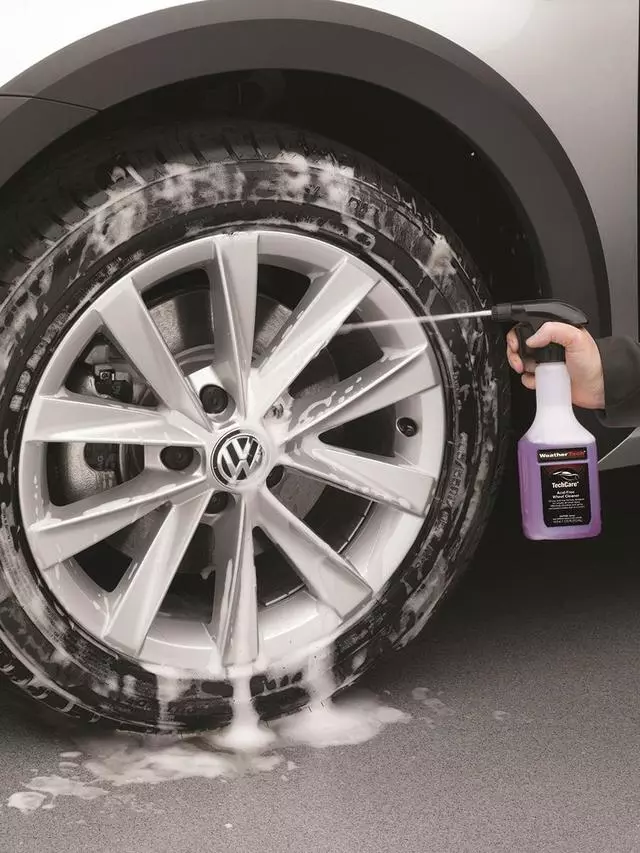 TechCare® Acid-Free Wheel Cleaner - Volkswagen (000-096-304-K-DSP)
