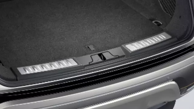 LR114986 - Exterior: Loadspace Tread Plate Finisher - Illuminated for Land-Rover Image