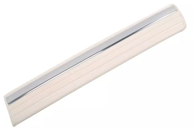 88937513 - Body: Body Side Molding for Chevrolet: Silverado 1500, Silverado 1500 HD, Silverado 2500, Silverado 2500 HD, Silverado 3500 Image