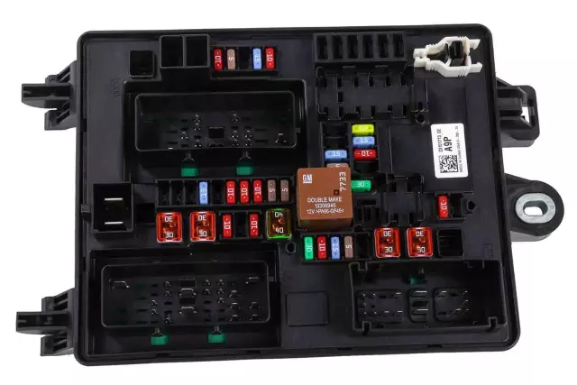 Fuse & Relay Box - GM (23101713)