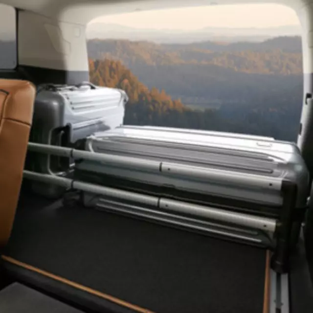 84752903 - : Flexible Cargo Partition for GM Image