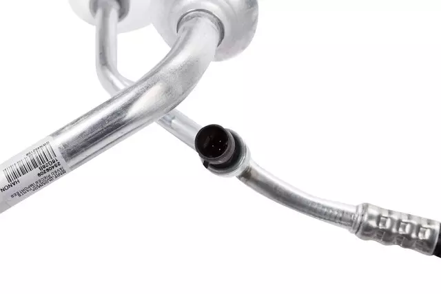 Air Conditioning Refrigerant Liquid Hose/Line with Seals, Clip, and Fitting - GM (23409209)