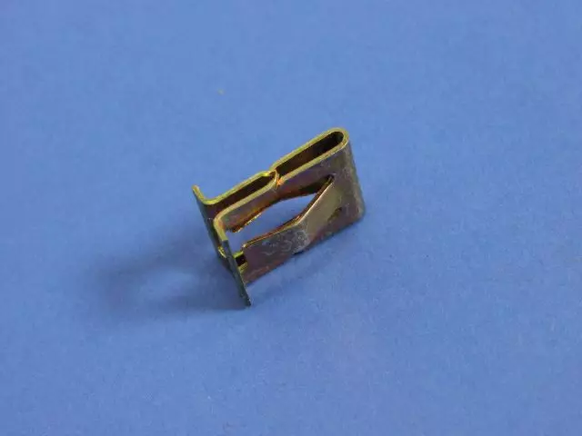 Clip, Right & Left - Mopar (6503519)