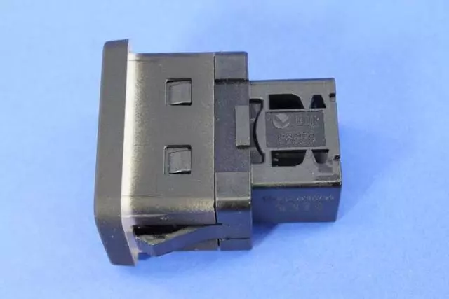Auxiliary And USB Socket - Mopar (1SJ82JXWAA)