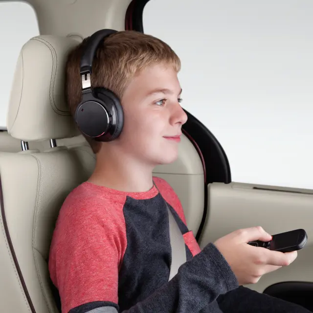 82215938AC - : Headphones for Mopar Image