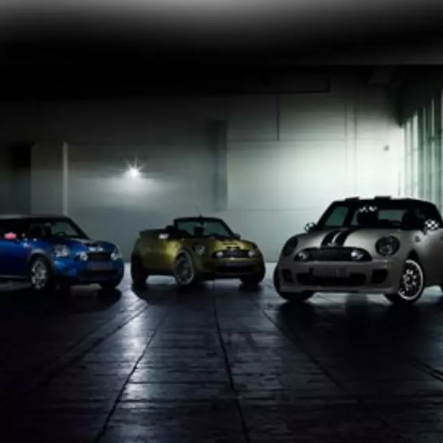 Sirius Satellite Radio - Mini (65-11-0-432-322)