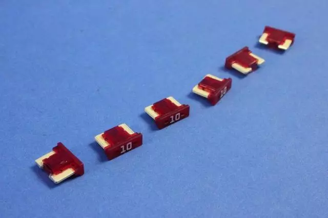 Mini Low Profile Fuse - Mopar (68137024AA)