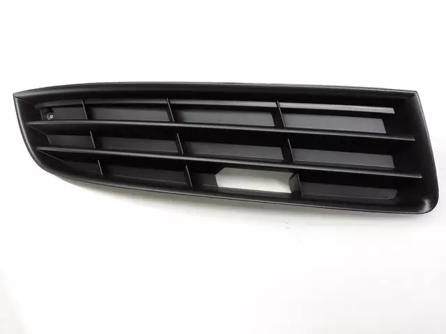 3C08536669B9 - Body: Outer Grille for Volkswagen: Passat Image