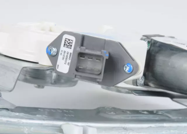 2006-2011 Cadillac DTS - Window Regulator - GM (25980844)