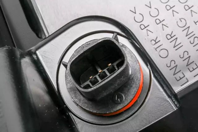 Front Driver Side Fog Lamp - GM (23375568)