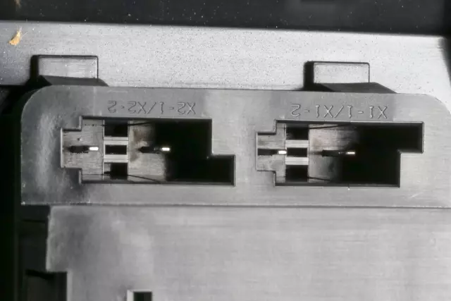 Davenport Wood Front Floor Console Trim Plate - GM (84092082)