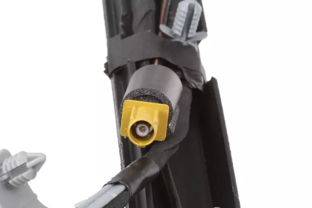 Light Titanium Front Seat Belt with Buckle - GM (19209516)