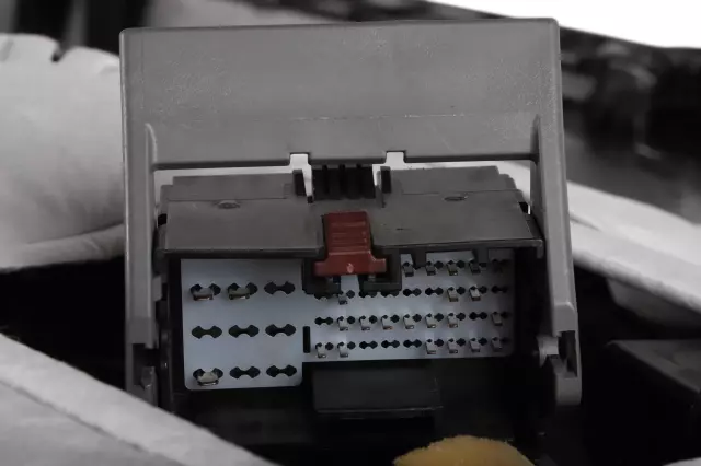 Gray Front Driver Side Door Interior Trim Panel - GM (84365574)